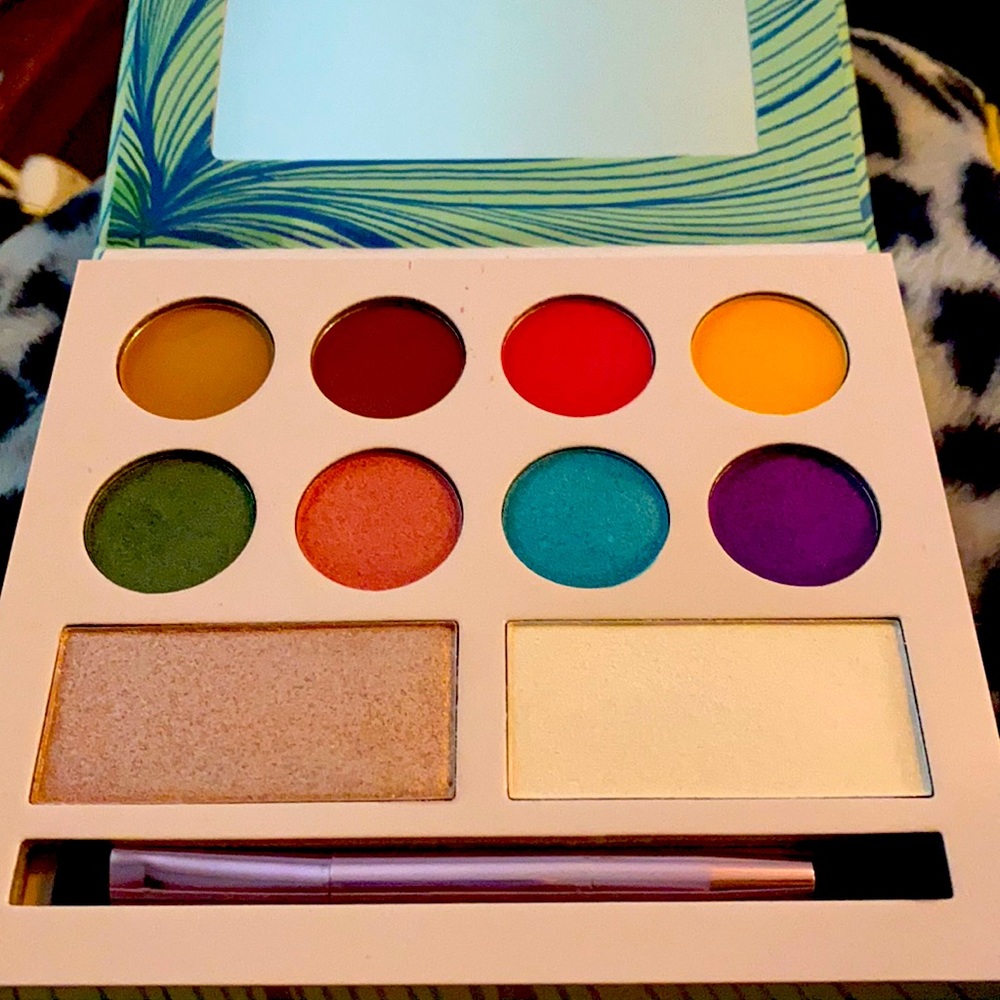 Moods Eyeshadow Palette by Laura Sanchez